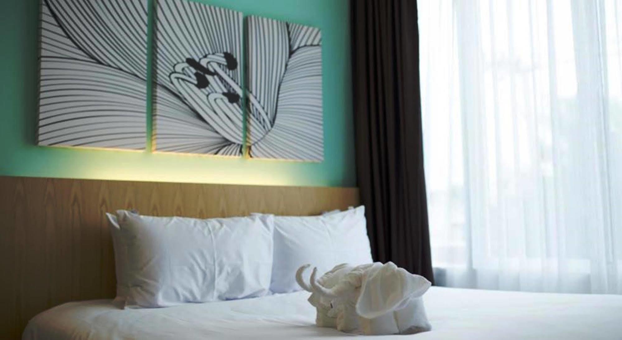 Hotel The Bliss Ubon Ubon Ratchathani Esterno foto