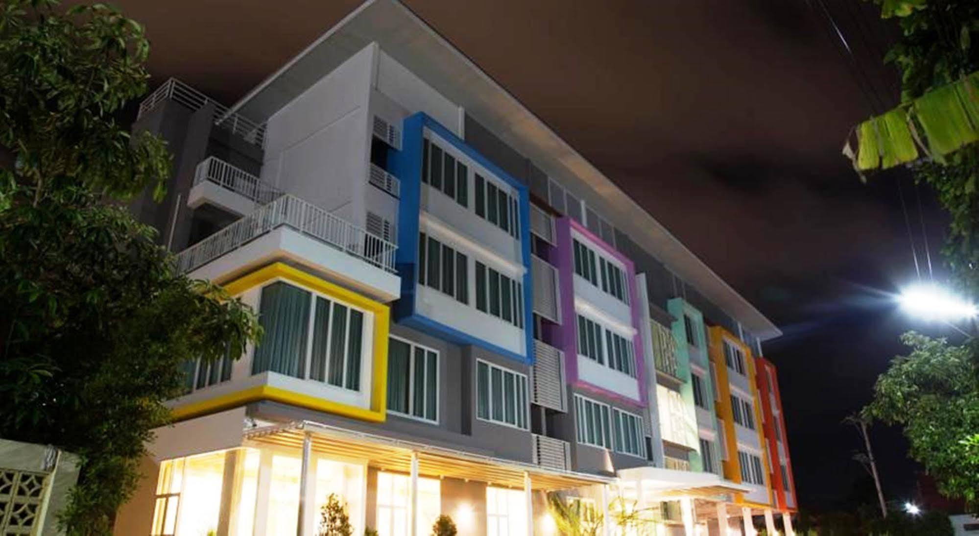 Hotel The Bliss Ubon Ubon Ratchathani Esterno foto